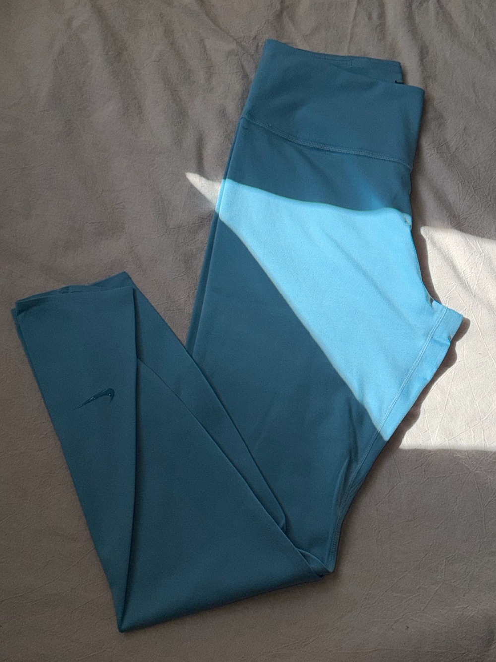 NWT Nike one luxe PERFORMANCE leggings